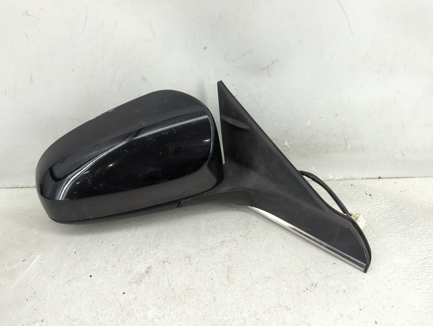 2015-2017 Toyota Camry Passenger Side View Mirror - Right Door Mirror OEM Used - Oemusedautoparts1.com