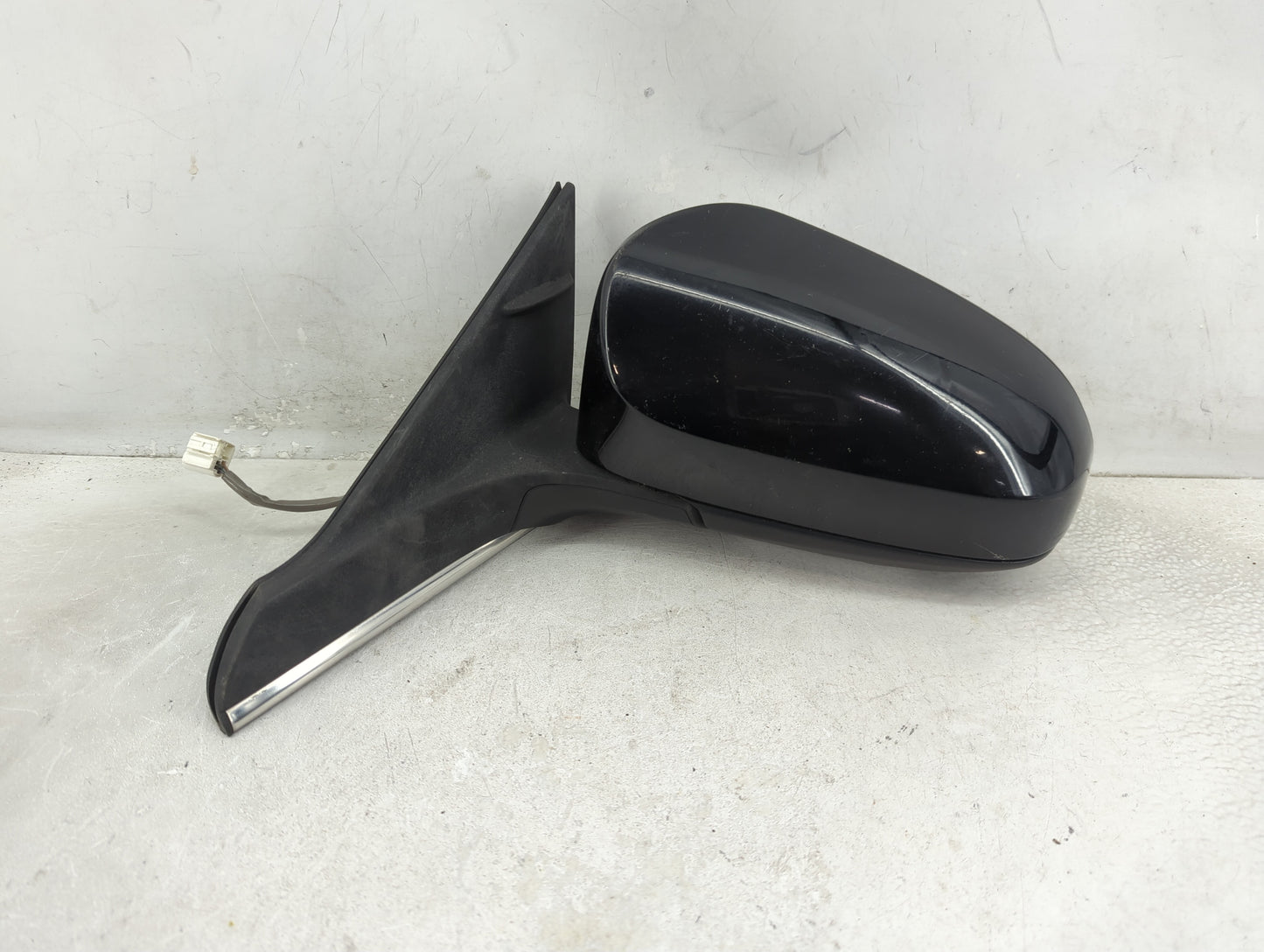 2015-2017 Toyota Camry Driver Side View Mirror - Left Door Mirror OEM Used - Oemusedautoparts1.com