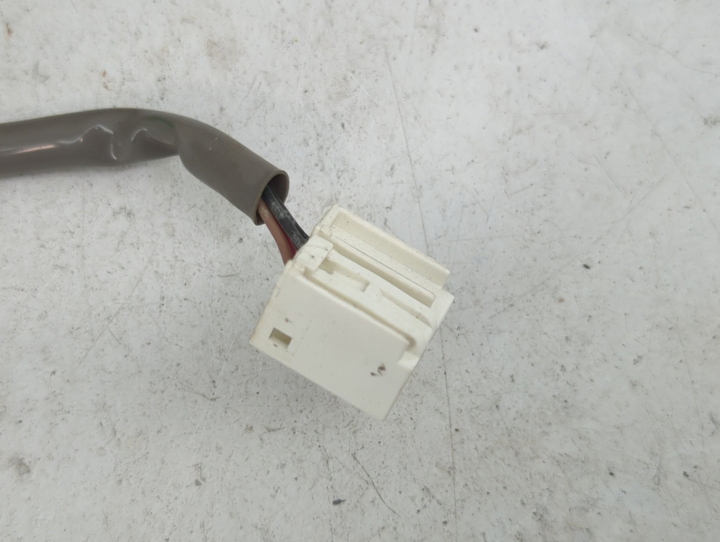 2015-2017 Toyota Camry Driver Side View Mirror - Left Door Mirror OEM Used - Oemusedautoparts1.com