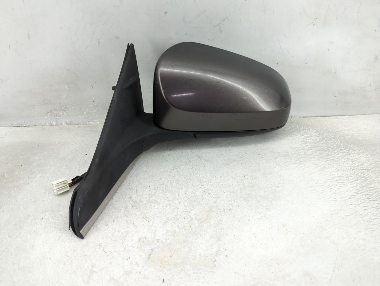 2015-2017 Toyota Camry Driver Side View Mirror - Left Door Mirror OEM Used - Oemusedautoparts1.com