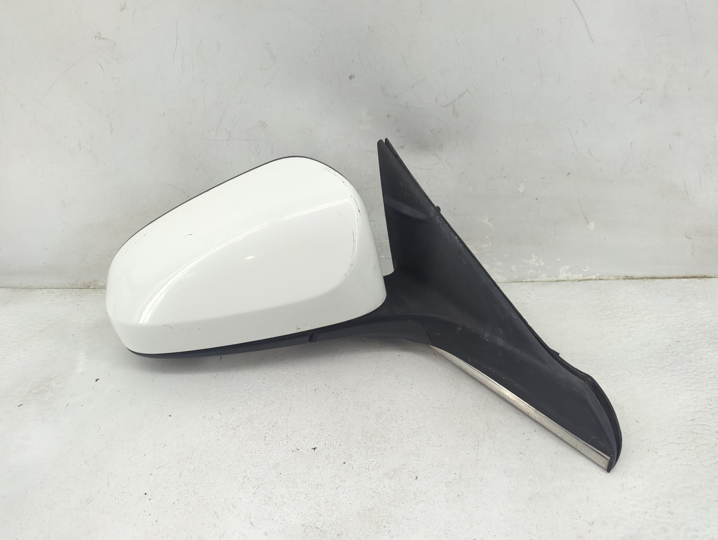 2015-2017 Toyota Camry Passenger Side View Mirror - Right Door Mirror OEM Used - Oemusedautoparts1.com