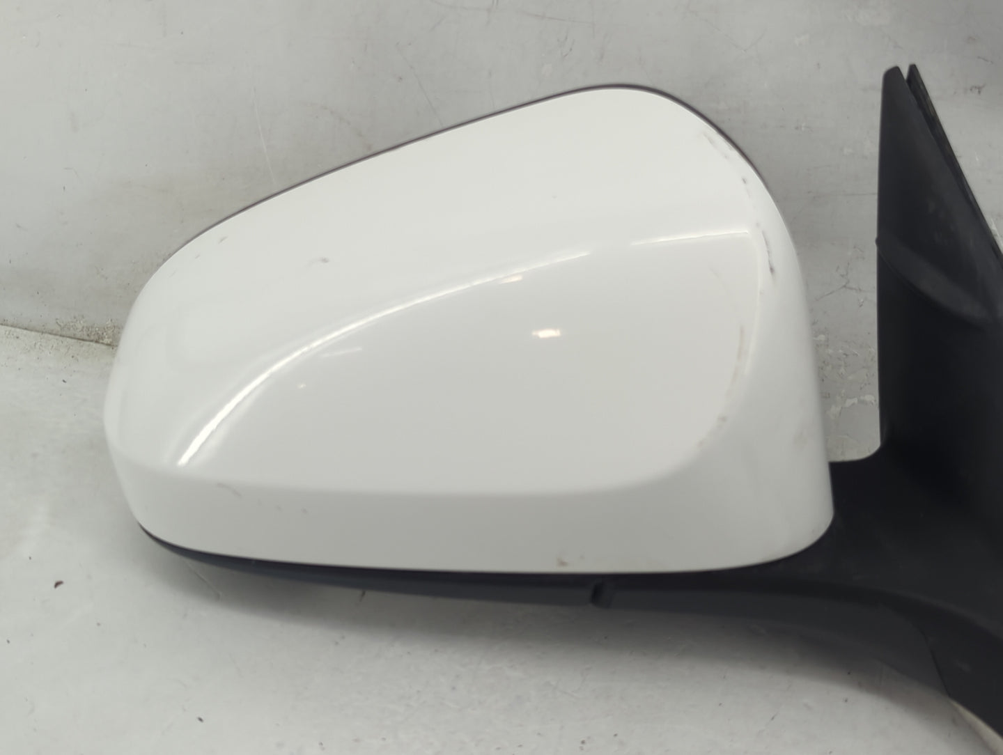 2015-2017 Toyota Camry Passenger Side View Mirror - Right Door Mirror OEM Used - Oemusedautoparts1.com