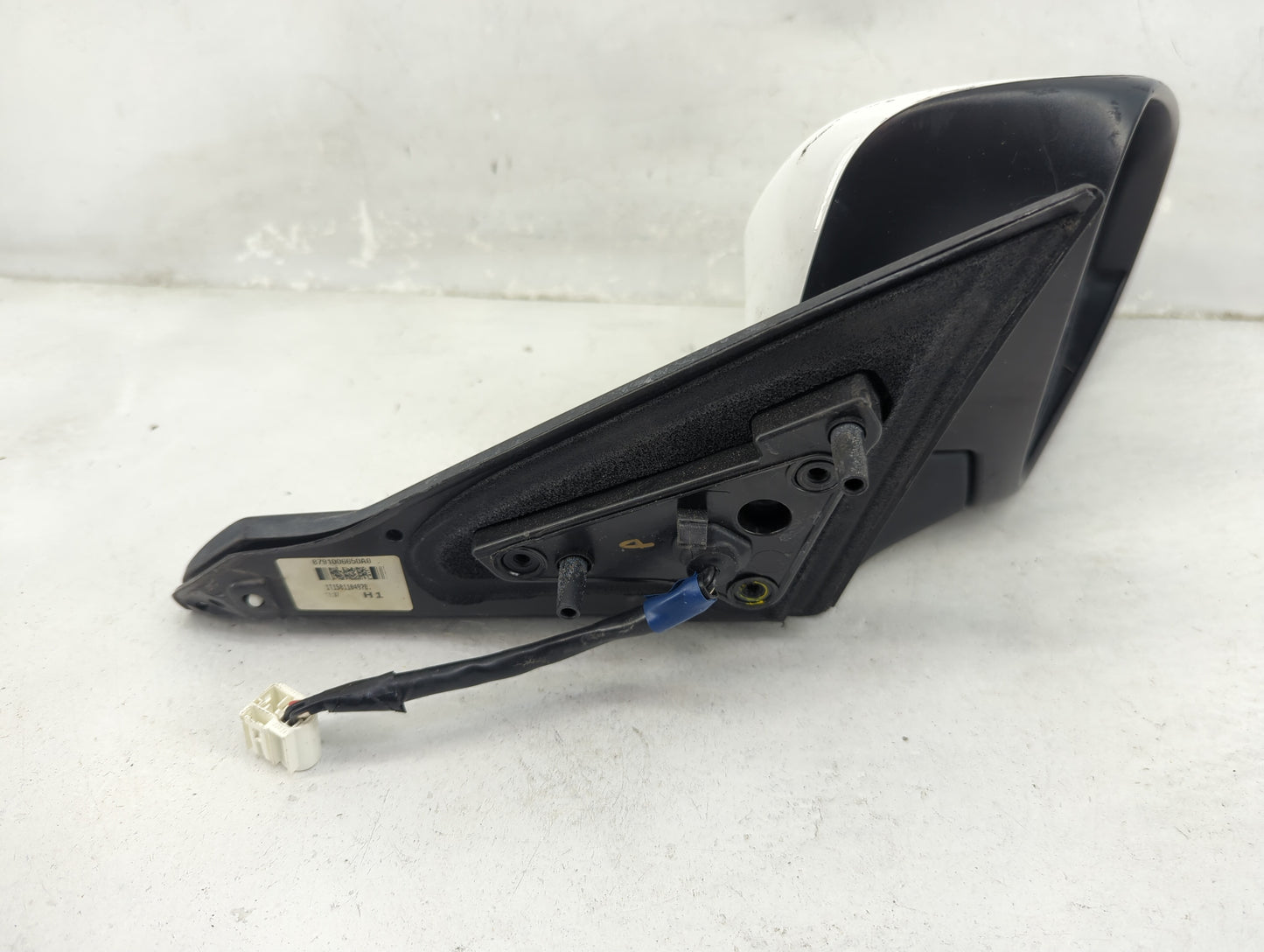 2015-2017 Toyota Camry Passenger Side View Mirror - Right Door Mirror OEM Used - Oemusedautoparts1.com