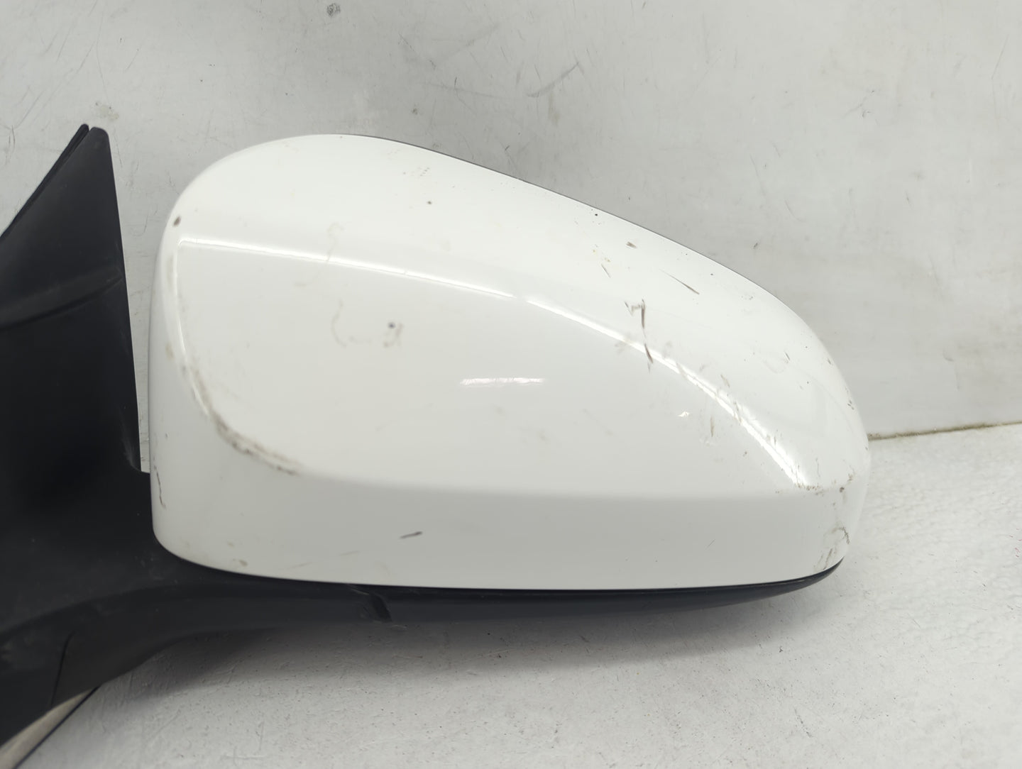 2015-2017 Toyota Camry Driver Side View Mirror - Left Door Mirror OEM Used - Oemusedautoparts1.com