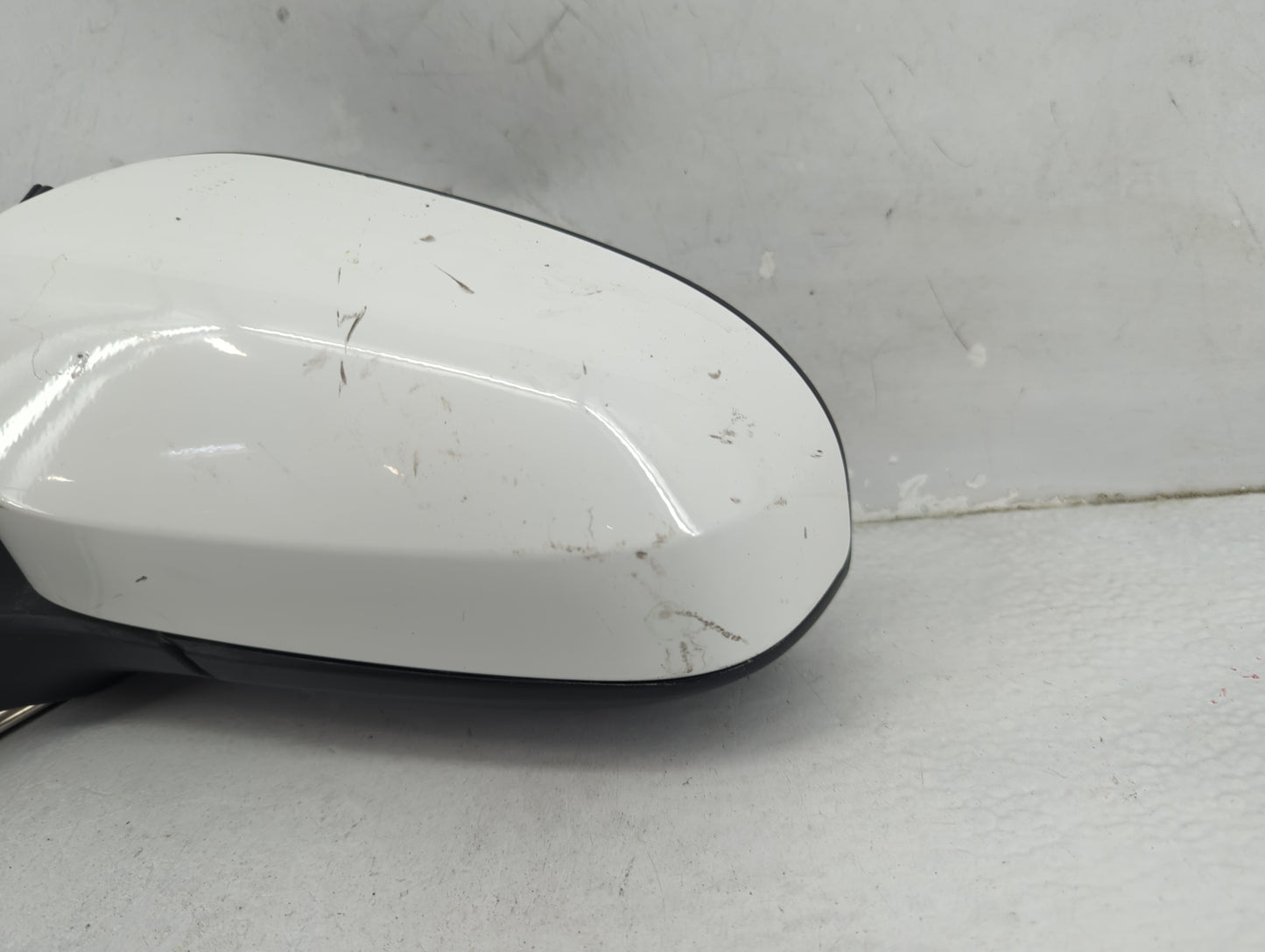 2015-2017 Toyota Camry Driver Side View Mirror - Left Door Mirror OEM Used - Oemusedautoparts1.com