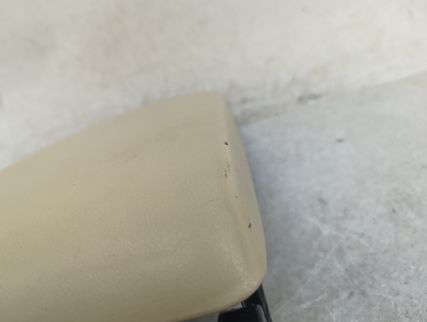 2015 Toyota Camry Center Console Armrest Cover Lid Fits OEM Used Auto Parts - Oemusedautoparts1.com