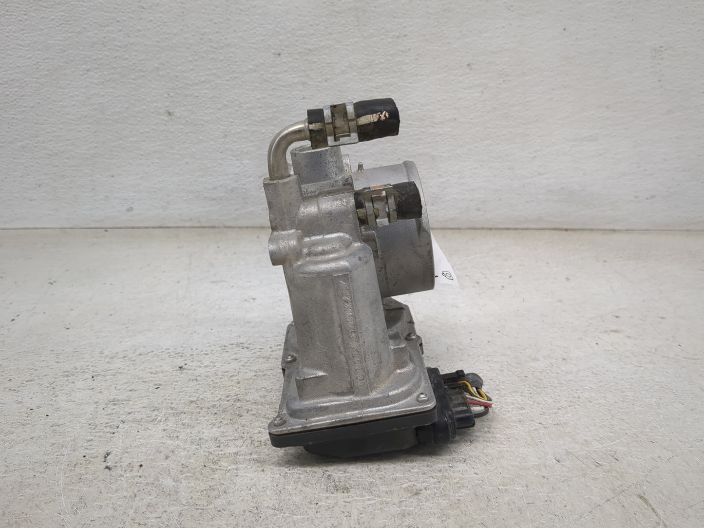 2012-2017 Toyota Camry Throttle Body P/N:22030-36020 Fits Fits 2012 2013 2014 2015 2016 2017 2018 2019 2020 2021 OEM Used Au