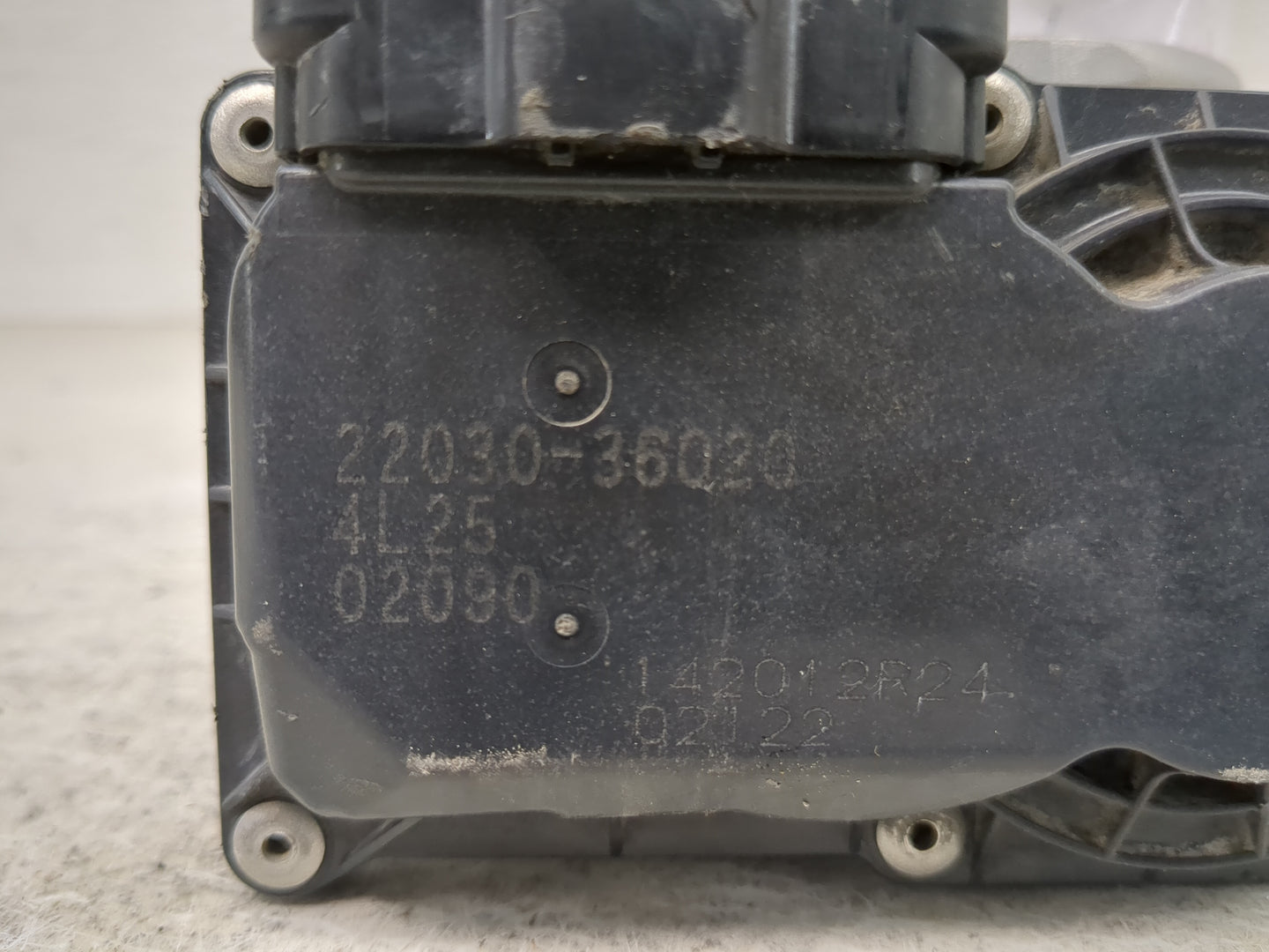 2012-2017 Toyota Camry Throttle Body P/N:22030-36020 Fits Fits 2012 2013 2014 2015 2016 2017 2018 2019 2020 2021 OEM Used Au