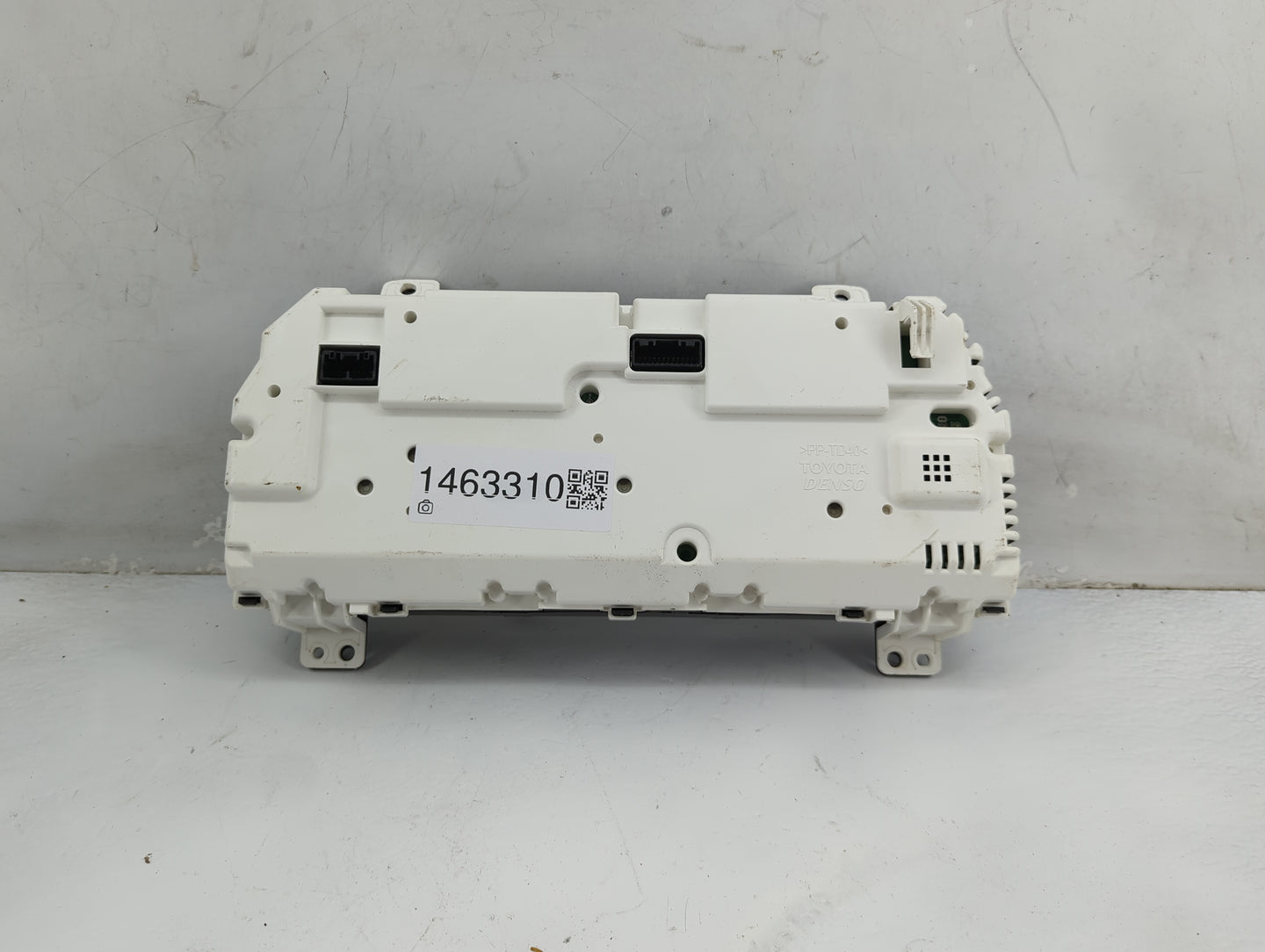 2015-2017 Toyota Camry Instrument Cluster Speedometer Gauges P/N:83800-0X790-00 Miles: Fits Fits 2015 2016 2017 OEM Used Aut