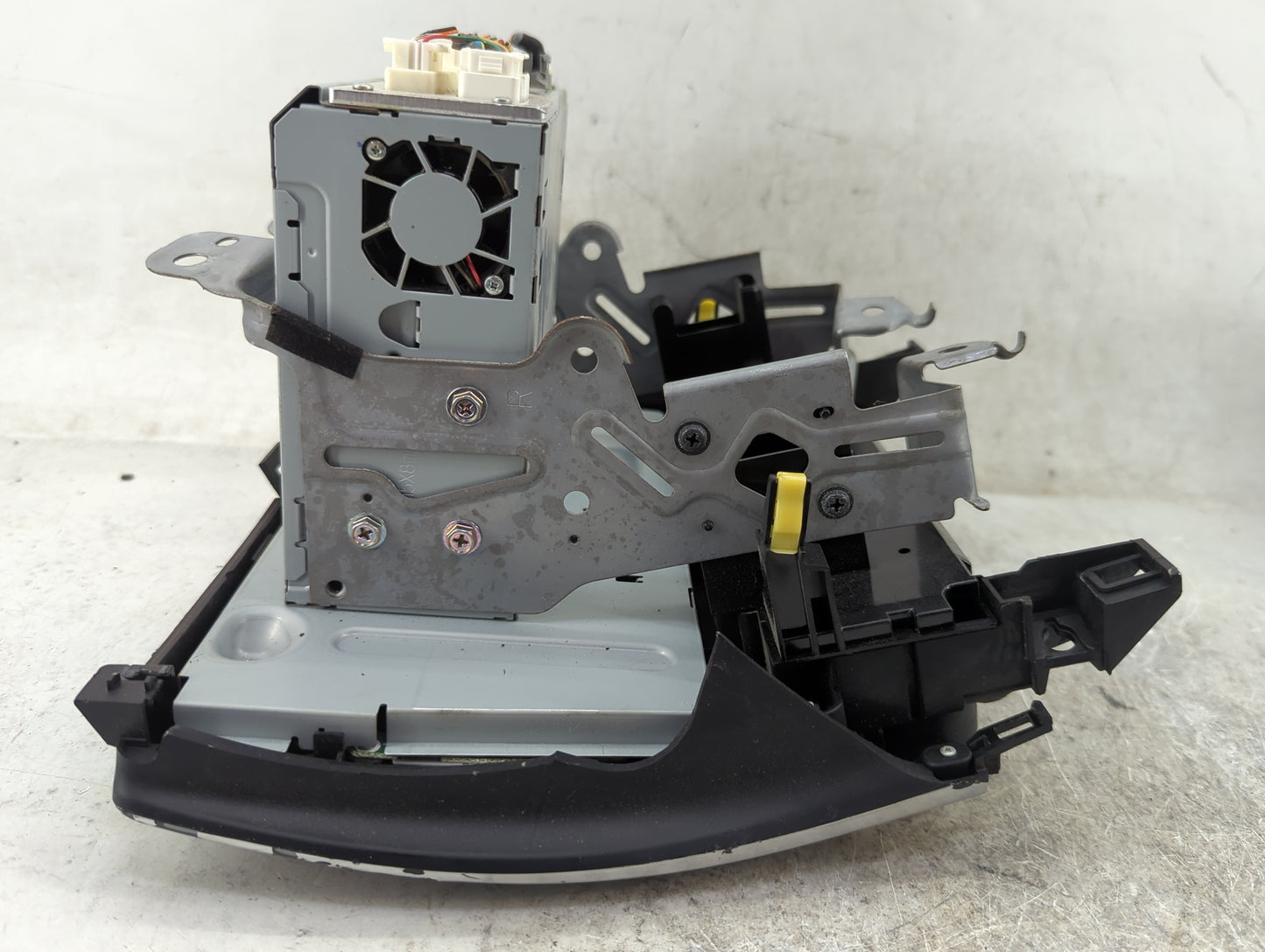 2015 Toyota Camry Radio AM FM Cd Player Receiver Replacement P/N:86140-06370 CVH-3348 Fits OEM Used Auto Parts - Oemusedauto