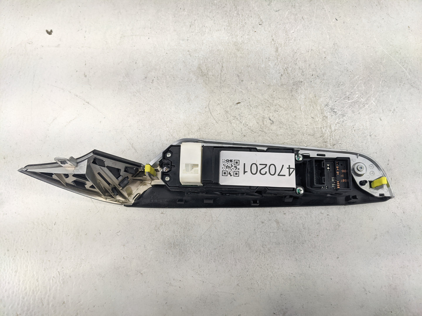 2015-2017 Toyota Camry Master Power Window Switch Replacement Driver Side Left P/N:74236-06010 Fits Fits 2015 2016 2017 OEM 