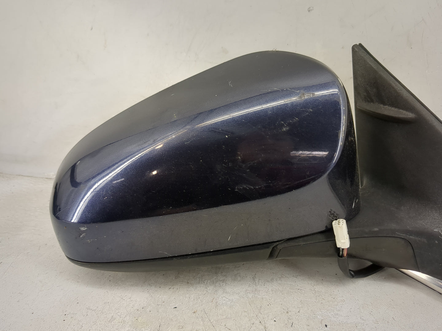 2015-2017 Toyota Camry Passenger Side View Mirror - Right Door Mirror OEM Used - Oemusedautoparts1.com