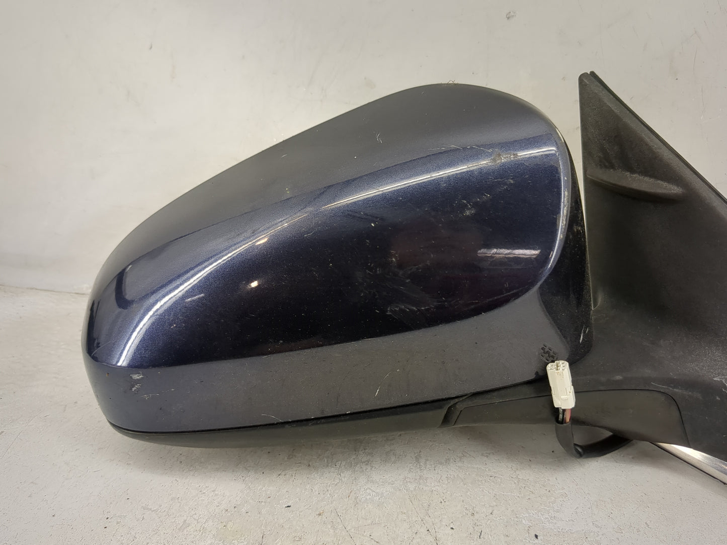 2015-2017 Toyota Camry Passenger Side View Mirror - Right Door Mirror OEM Used - Oemusedautoparts1.com