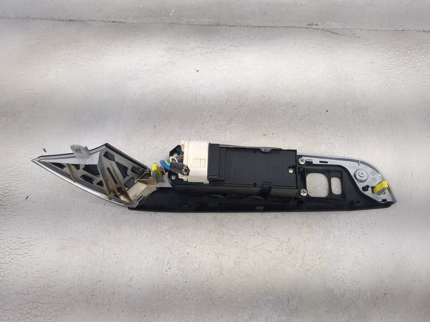 2015-2017 Toyota Camry Master Power Window Switch Replacement Driver Side Left P/N:790-0T52 84820-06120 Fits Fits 2015 2016 