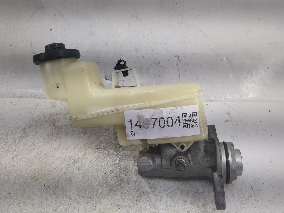 2014-2017 Toyota Camry Brake Master Cylinder 1497004 - Oemusedautoparts1.com