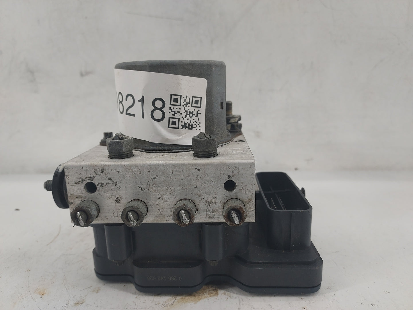 2015-2017 Toyota Camry ABS Pump Control Module Replacement P/N:0265956211 0265243028, 2265106527 Fits Fits 2015 2016 2017 OE