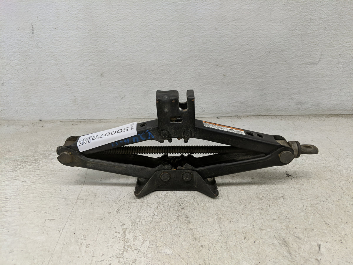2015 Toyota Camry Spare Scissor Car Jack 1500072 - Oemusedautoparts1.com