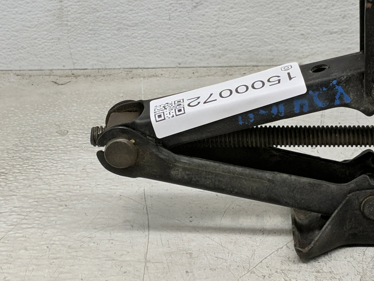 2015 Toyota Camry Spare Scissor Car Jack 1500072 - Oemusedautoparts1.com