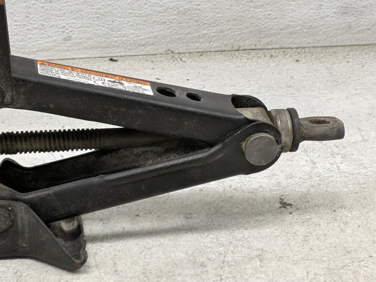 2015 Toyota Camry Spare Scissor Car Jack 1500072 - Oemusedautoparts1.com