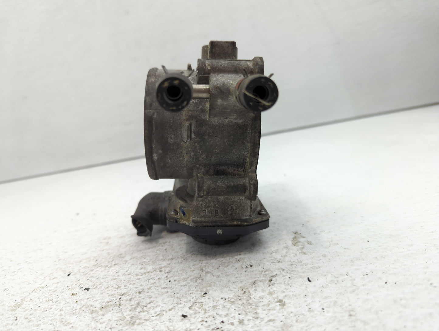 2010-2017 Toyota Camry Throttle Body P/N:22030-0V010 Fits Fits 2009 2010 2011 2012 2013 2014 2015 2016 2017 2018 2019 OEM Us