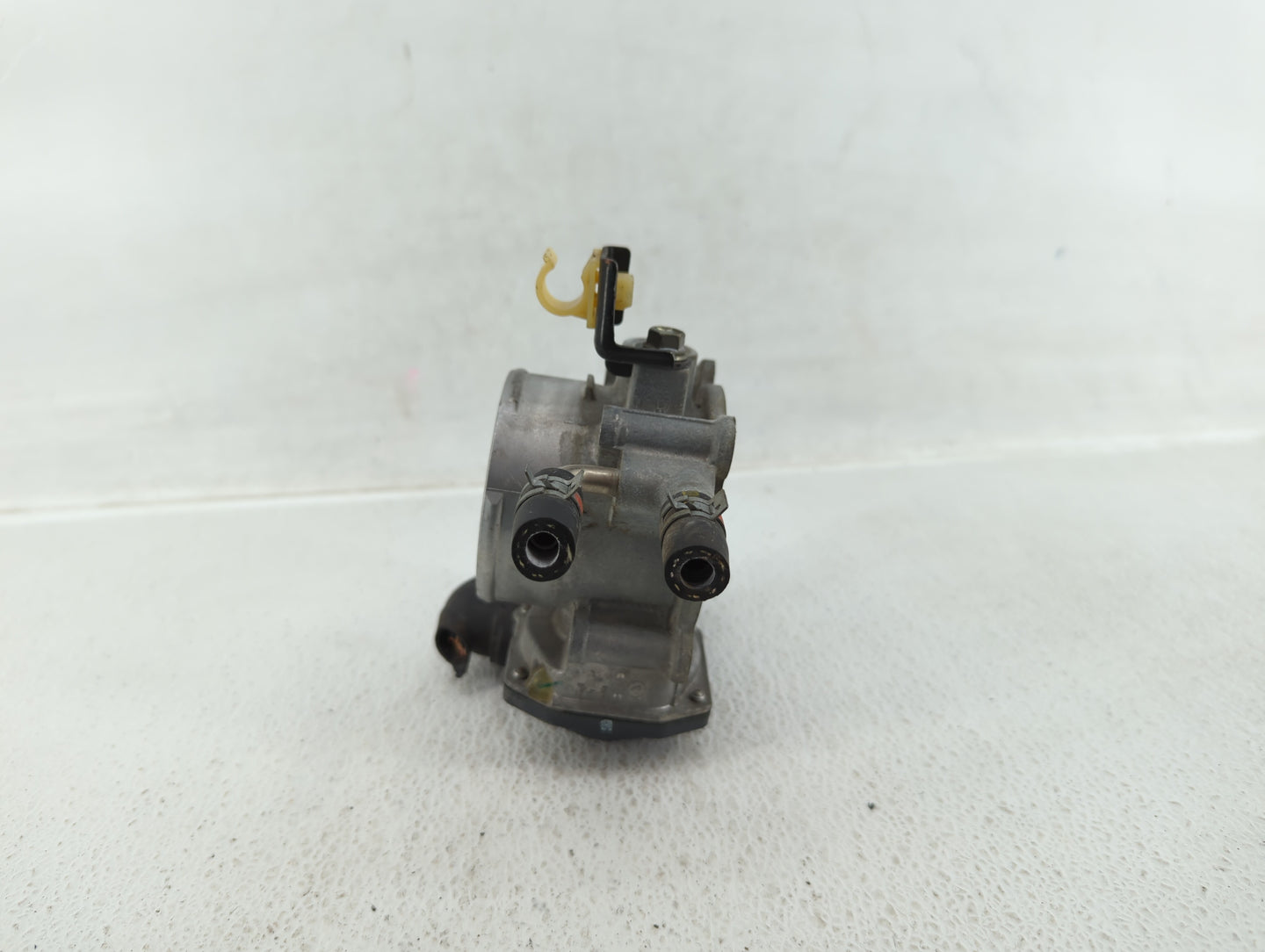 2010-2017 Toyota Camry Throttle Body P/N:22030-0V010 Fits Fits 2009 2010 2011 2012 2013 2014 2015 2016 2017 2018 2019 OEM Us