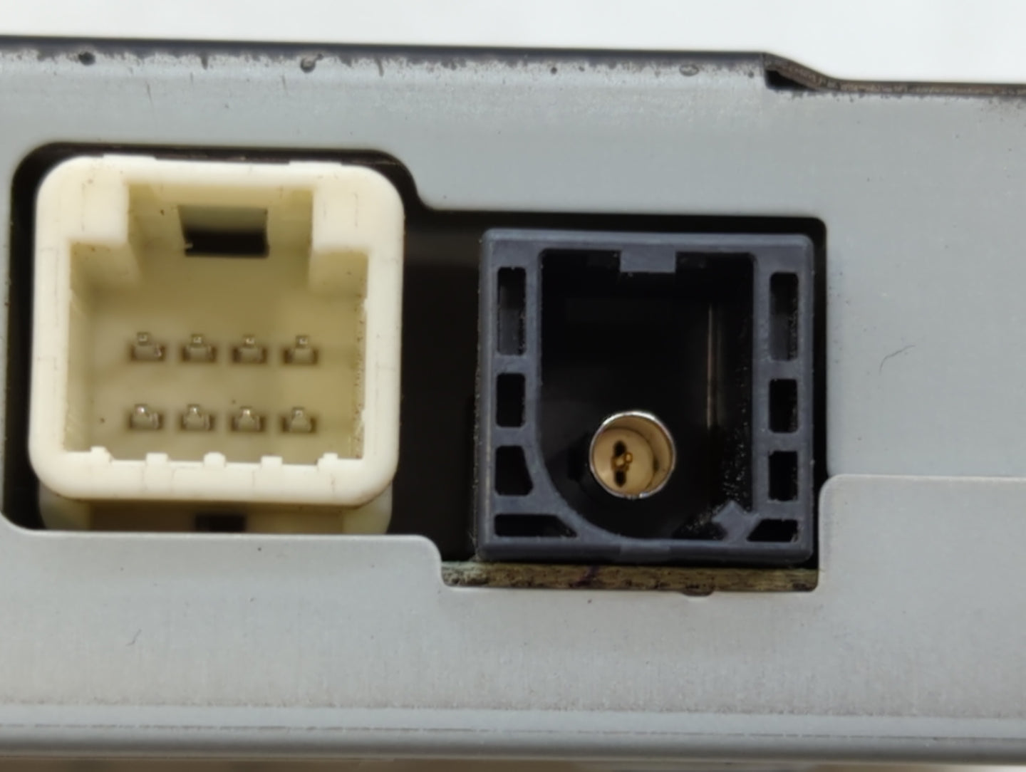 Toyota Camry Chassis Control Module Ccm Bcm Body Control 86180-0e011 - Oemusedautoparts1.com