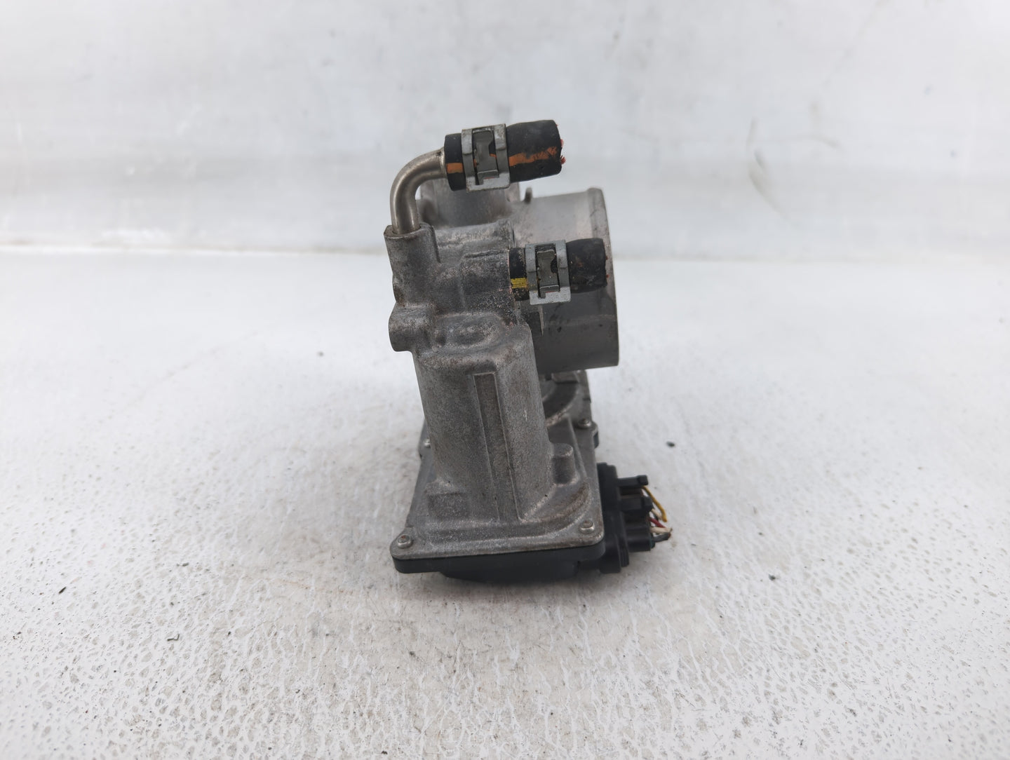 2012-2017 Toyota Camry Throttle Body P/N:22030-36020 Fits Fits 2012 2013 2014 2015 2016 2017 2018 2019 2020 2021 OEM Used Au