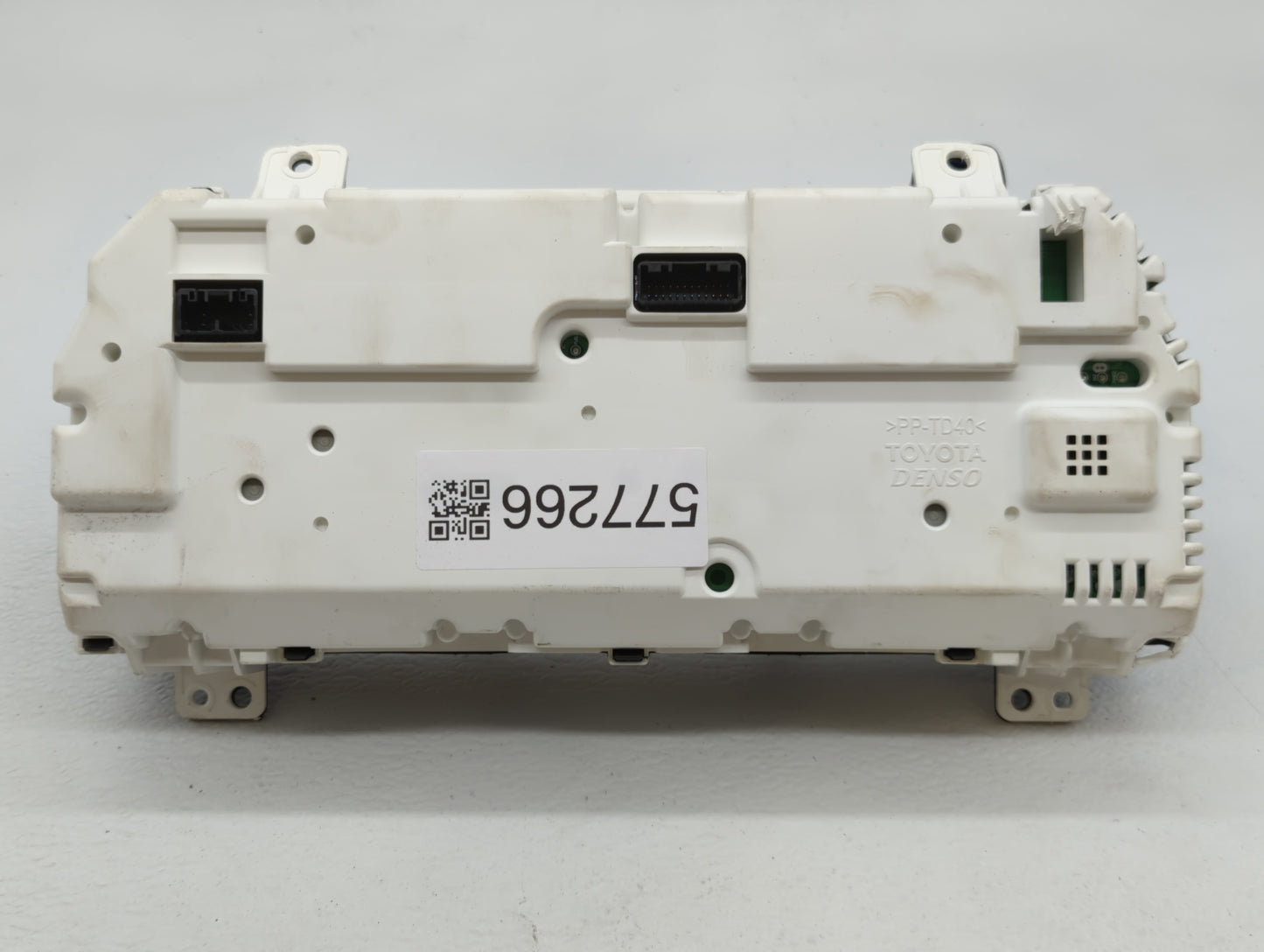 2015-2017 Toyota Camry Instrument Cluster Speedometer Gauges P/N:83800-0X790-00 Fits Fits 2015 2016 2017 OEM Used Auto Parts