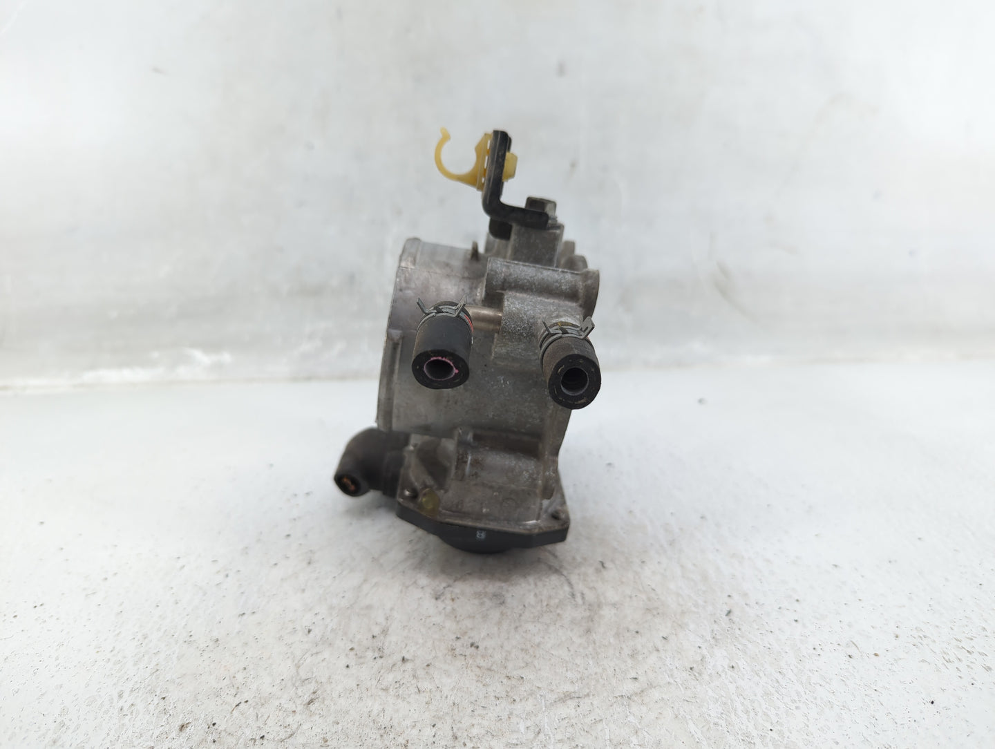 2010-2017 Toyota Camry Throttle Body P/N:22030-0V010 Fits Fits 2009 2010 2011 2012 2013 2014 2015 2016 2017 2018 2019 OEM Us