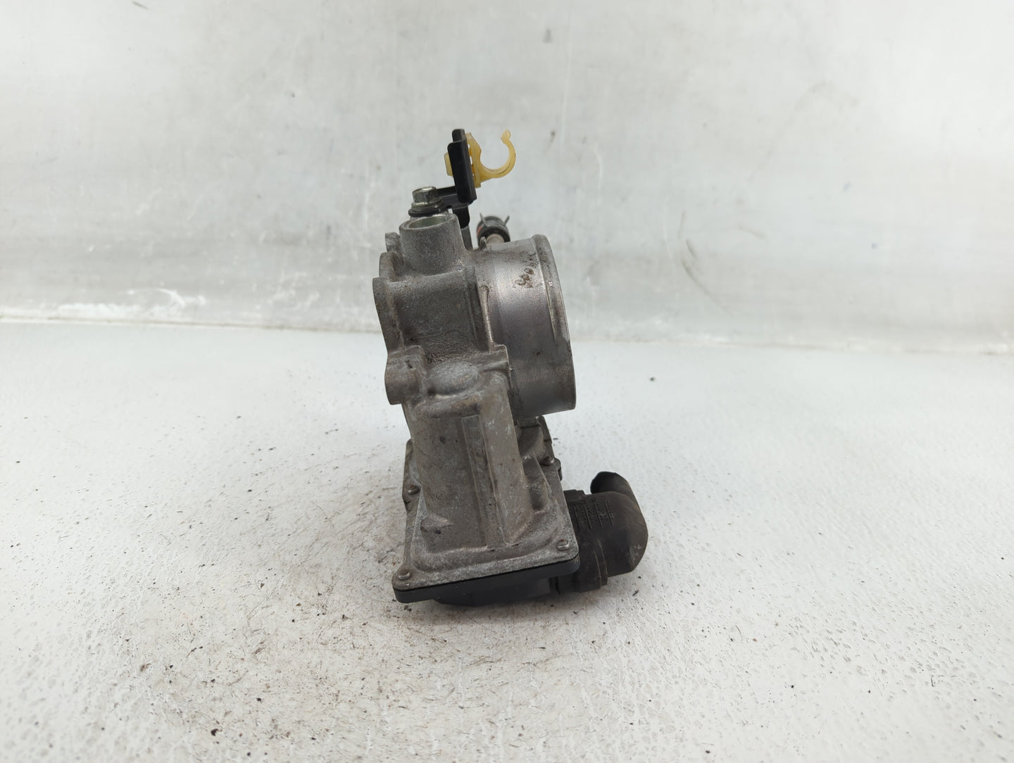 2010-2017 Toyota Camry Throttle Body P/N:22030-0V010 Fits Fits 2009 2010 2011 2012 2013 2014 2015 2016 2017 2018 2019 OEM Us