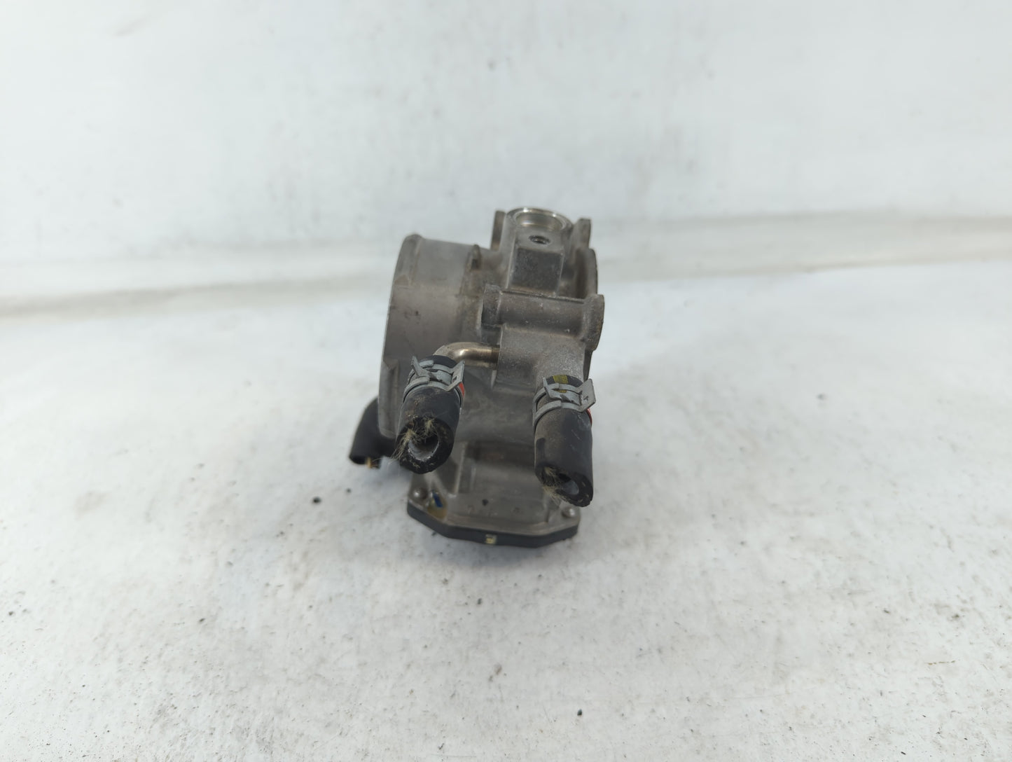 2010-2017 Toyota Camry Throttle Body P/N:22030-0V010 Fits Fits 2009 2010 2011 2012 2013 2014 2015 2016 2017 2018 2019 OEM Us
