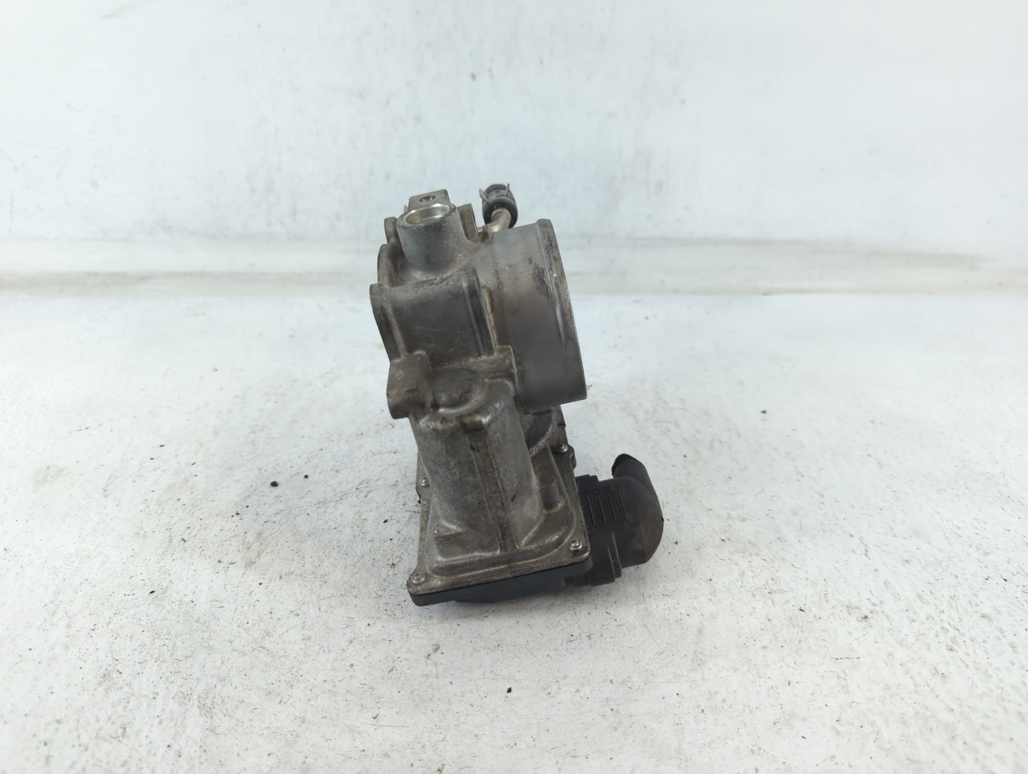 2010-2017 Toyota Camry Throttle Body P/N:22030-0V010 Fits Fits 2009 2010 2011 2012 2013 2014 2015 2016 2017 2018 2019 OEM Us