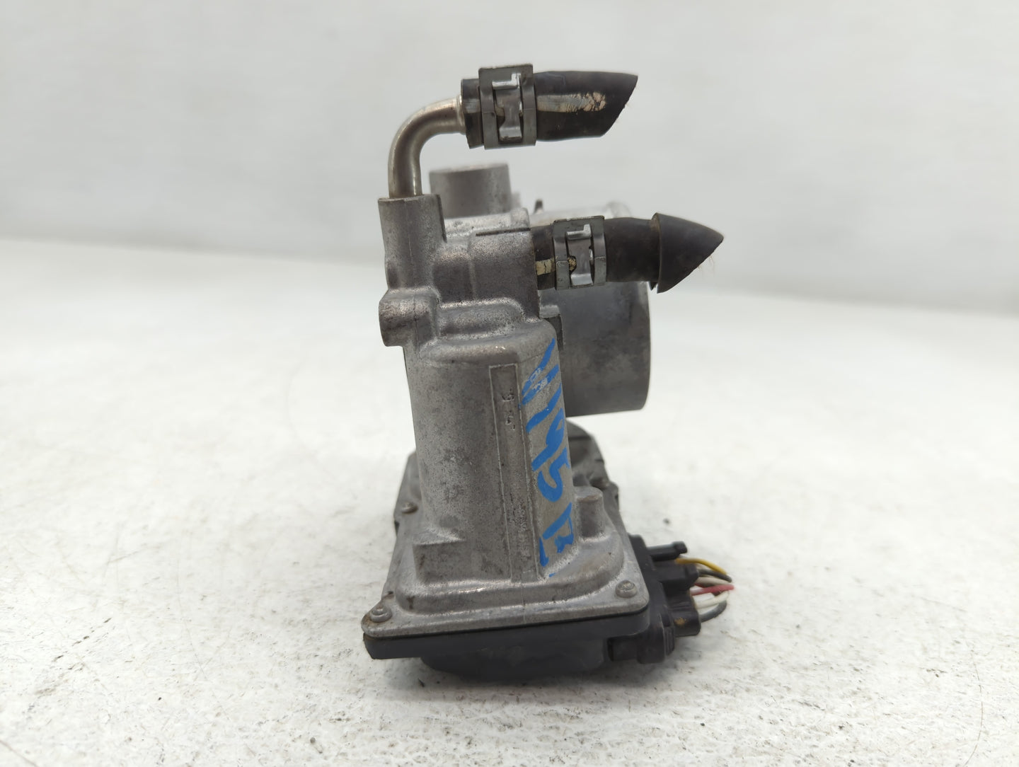 2012-2017 Toyota Camry Throttle Body P/N:22030-36020 Fits Fits 2012 2013 2014 2015 2016 2017 2018 2019 2020 2021 OEM Used Au