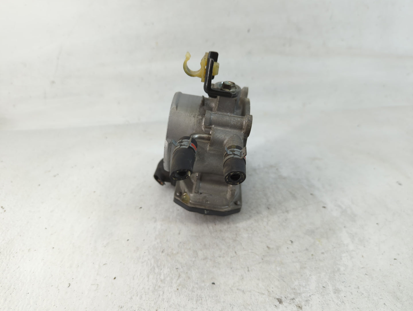 2010-2017 Toyota Camry Throttle Body P/N:22030-0V010 Fits Fits 2009 2010 2011 2012 2013 2014 2015 2016 2017 2018 2019 OEM Us