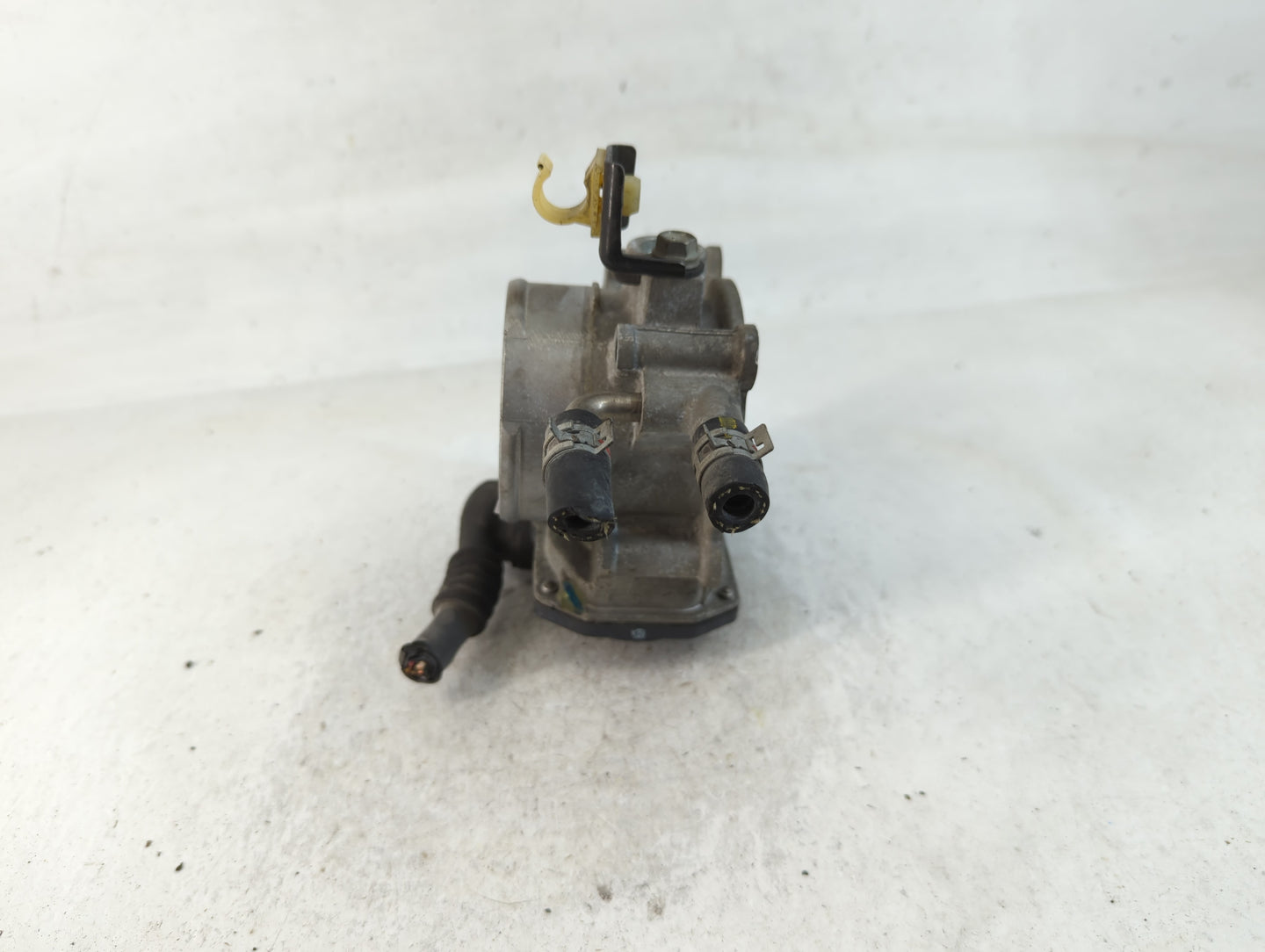 2010-2017 Toyota Camry Throttle Body P/N:22030-0V010 Fits Fits 2009 2010 2011 2012 2013 2014 2015 2016 2017 2018 2019 OEM Us