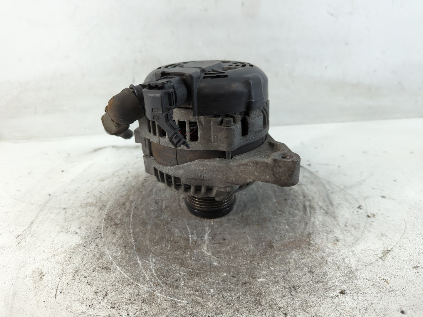 2015-2017 Toyota Camry Alternator Replacement Generator Charging Assembly Engine OEM Fits Fits 2013 2014 2015 2016 2017 2018