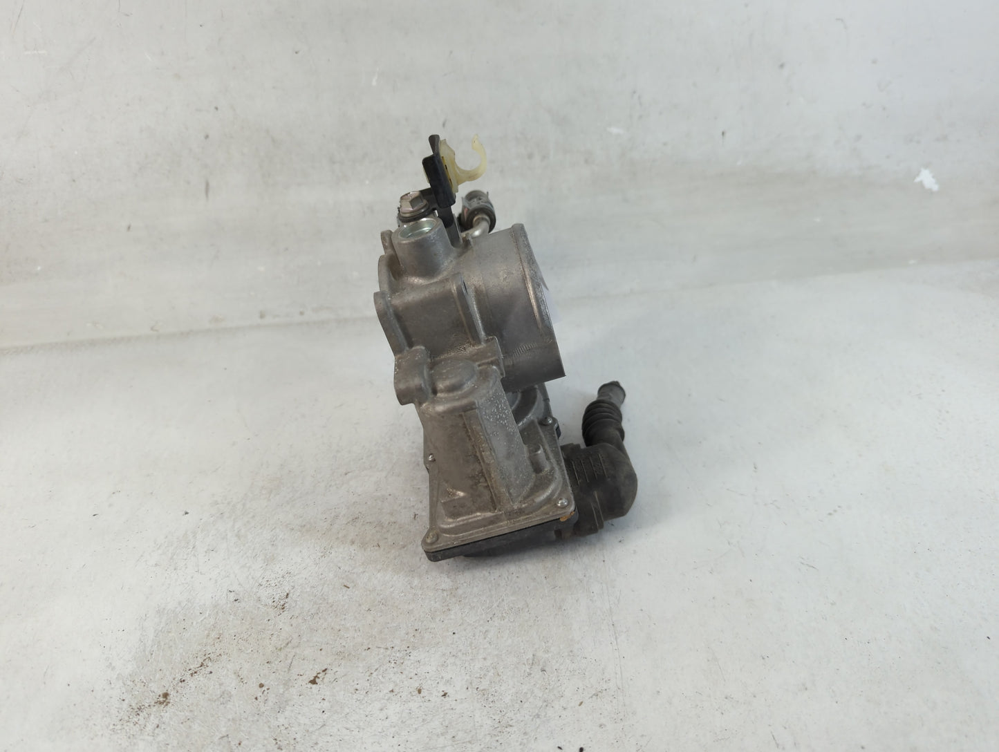 2010-2017 Toyota Camry Throttle Body P/N:22030-0V010 Fits Fits 2009 2010 2011 2012 2013 2014 2015 2016 2017 2018 2019 OEM Us