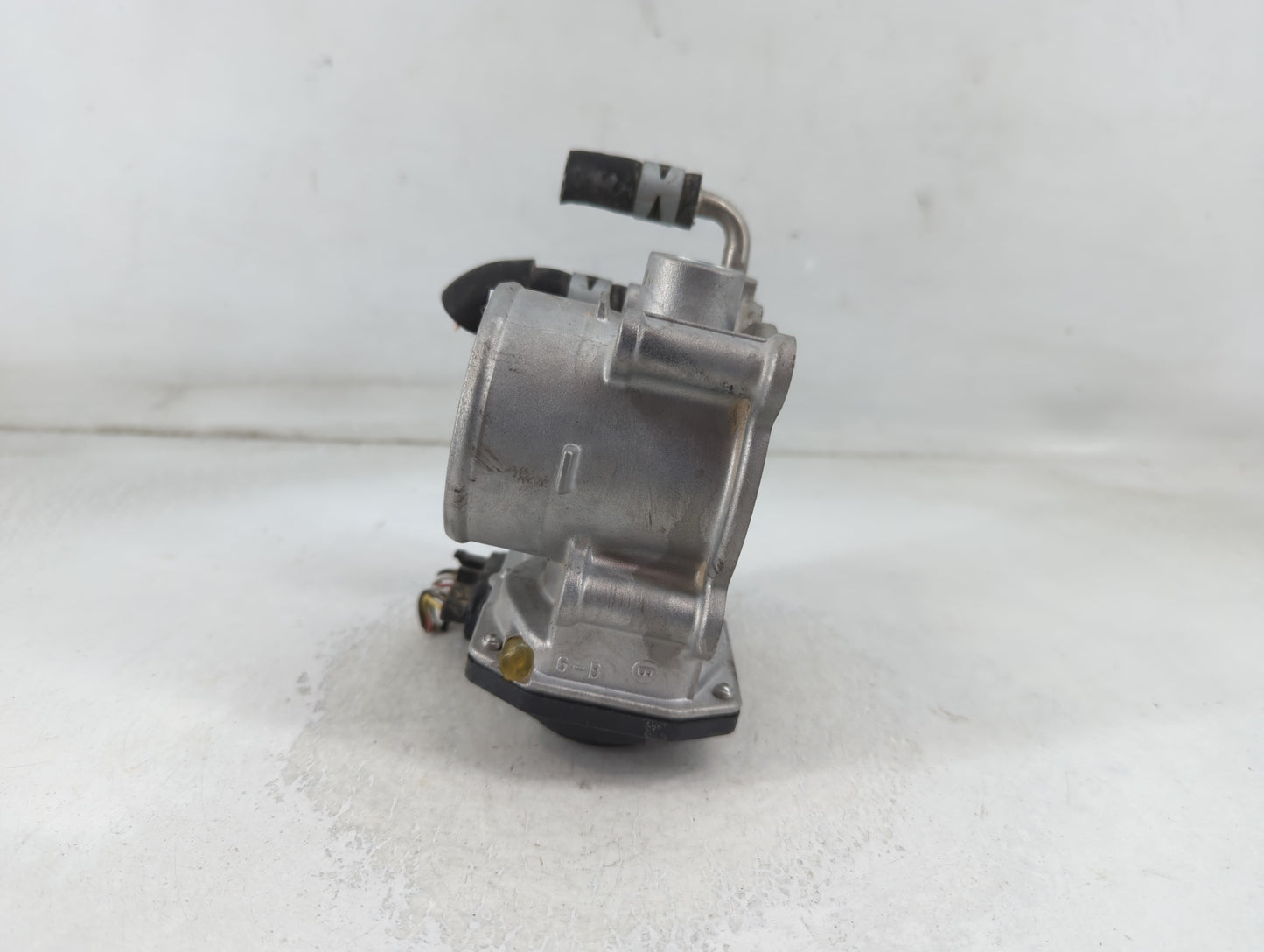 2012-2017 Toyota Camry Throttle Body P/N:22030-36020 Fits Fits 2012 2013 2014 2015 2016 2017 2018 2019 2020 2021 OEM Used Au