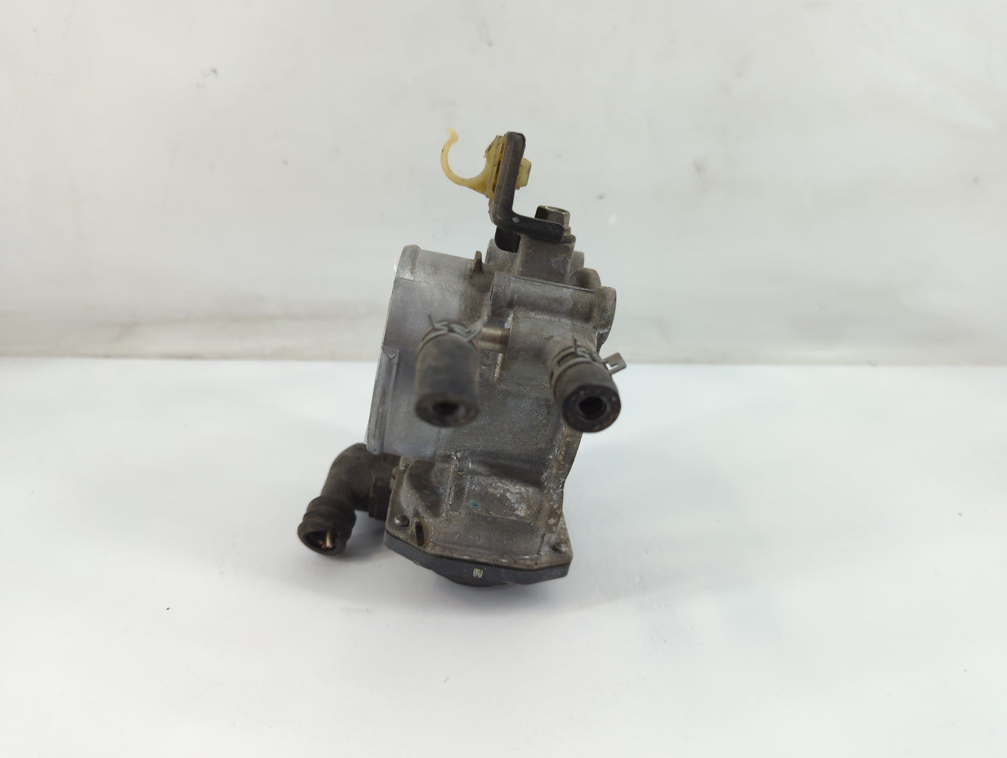 2010-2017 Toyota Camry Throttle Body P/N:22030-0V010 Fits Fits 2009 2010 2011 2012 2013 2014 2015 2016 2017 2018 2019 OEM Us