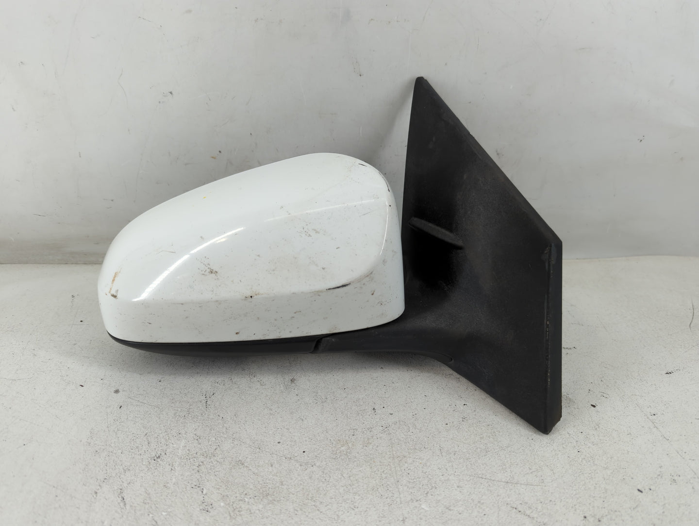 2014-2019 Toyota Corolla Passenger Side View Mirror - Right Door Mirror OEM Used - Oemusedautoparts1.com
