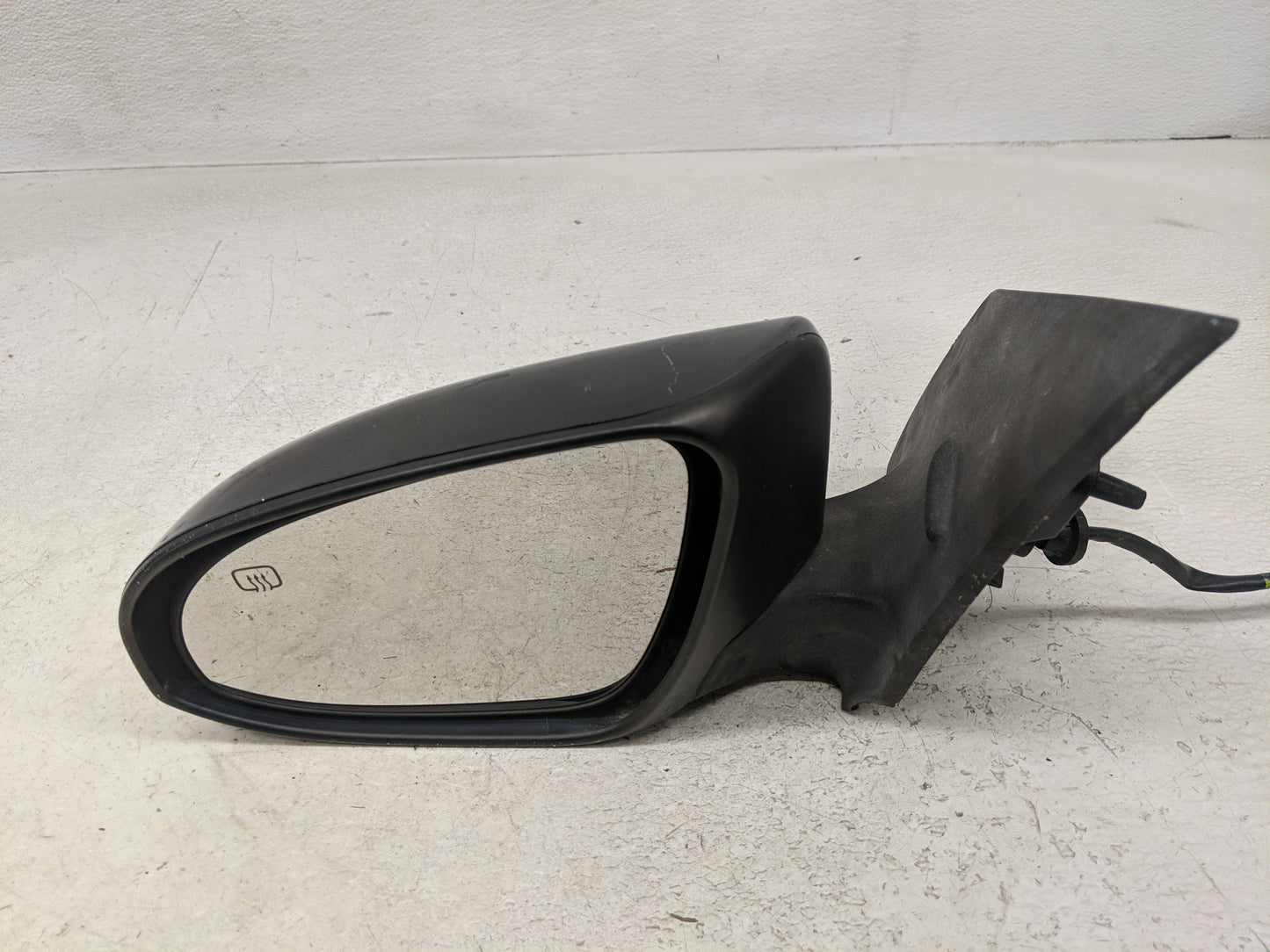 2014-2019 Toyota Corolla Driver Side View Mirror - Left Door Mirror OEM Used - Oemusedautoparts1.com