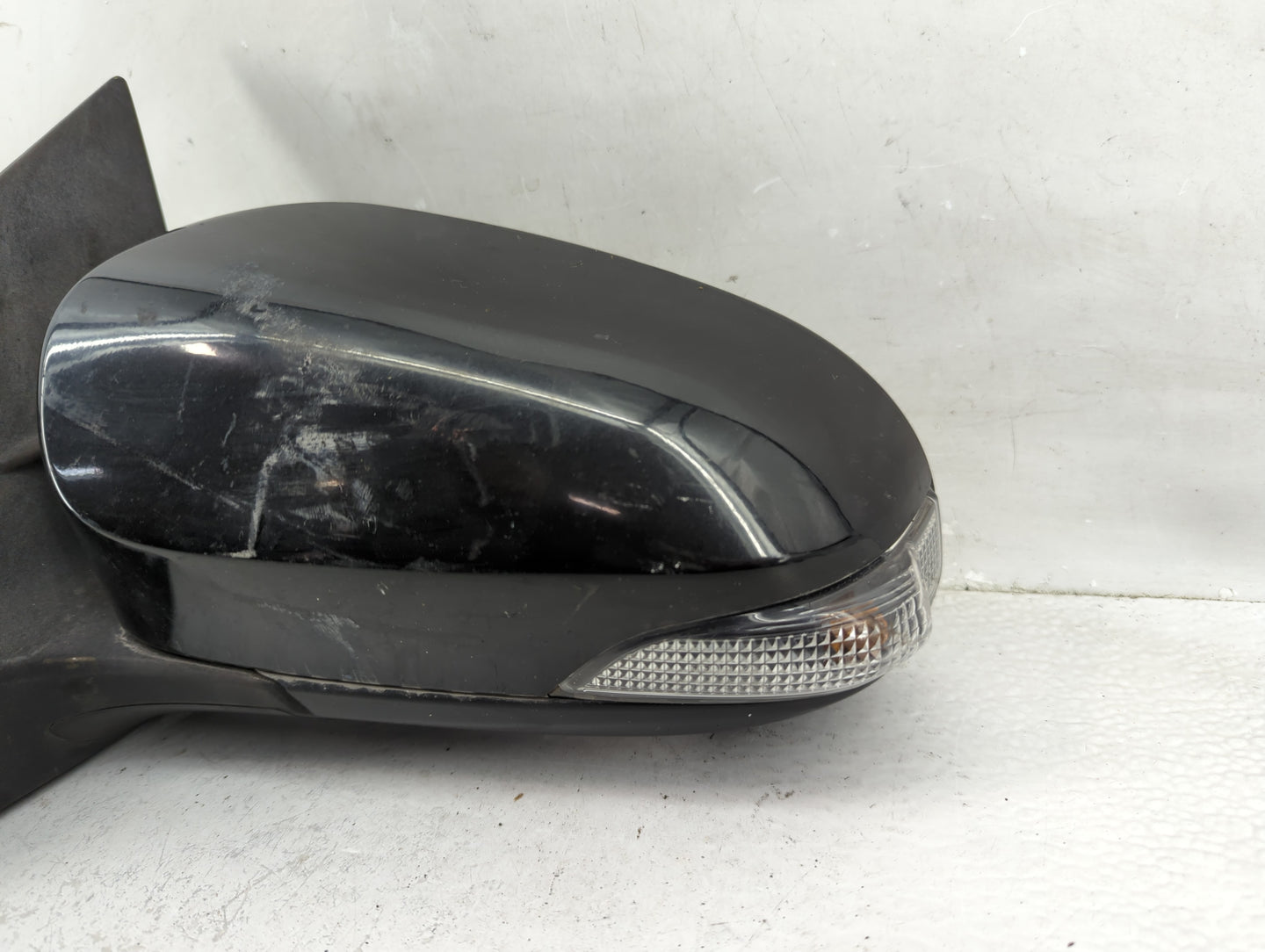 2014-2019 Toyota Corolla Driver Side View Mirror - Left Door Mirror OEM Used - Oemusedautoparts1.com