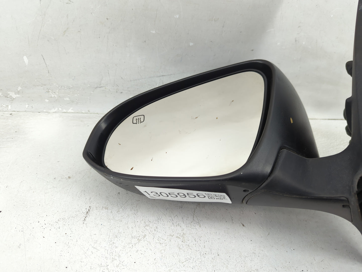 2014-2019 Toyota Corolla Driver Side View Mirror - Left Door Mirror OEM Used - Oemusedautoparts1.com