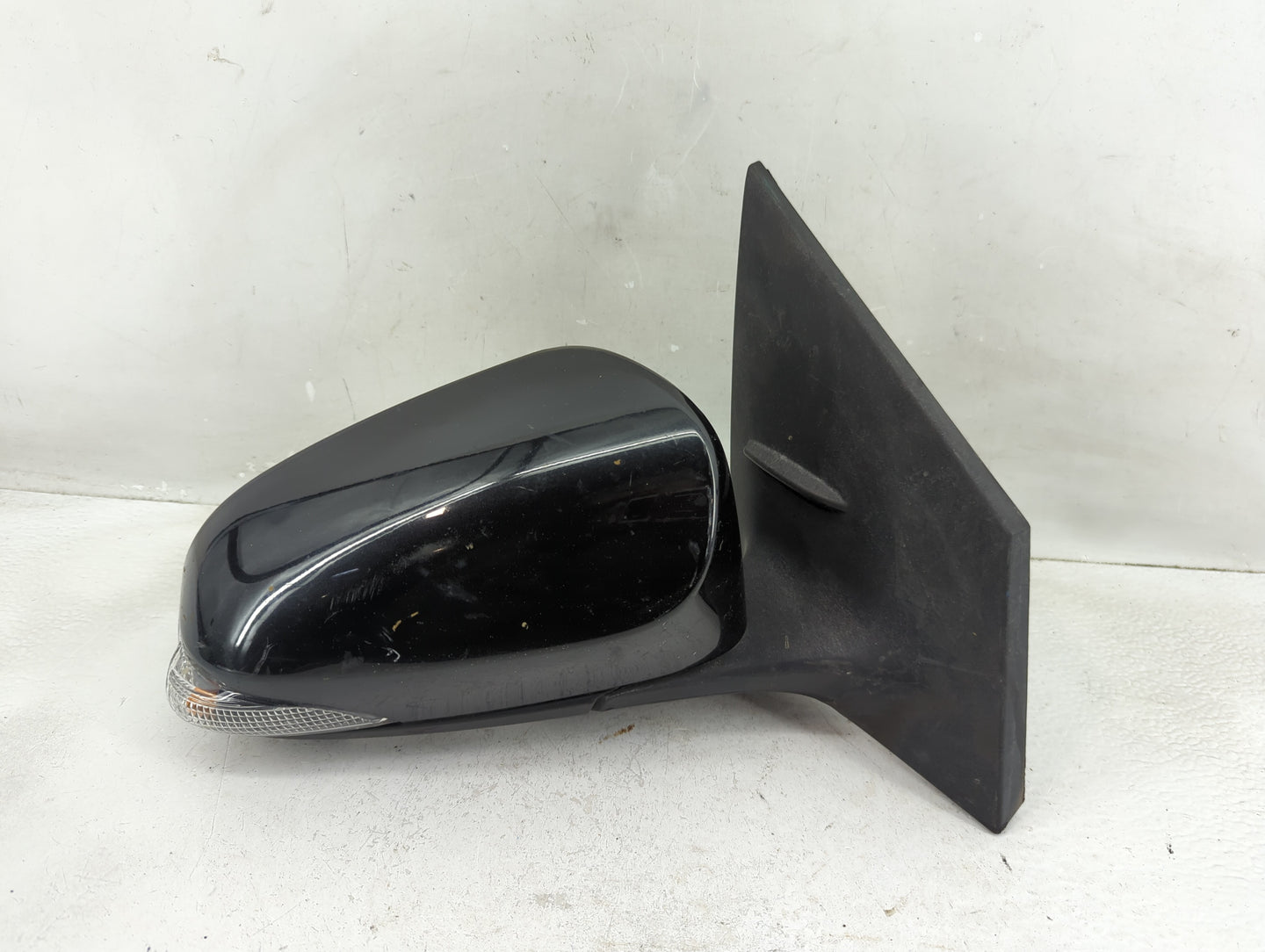 2014-2019 Toyota Corolla Passenger Side View Mirror - Right Door Mirror OEM Used - Oemusedautoparts1.com