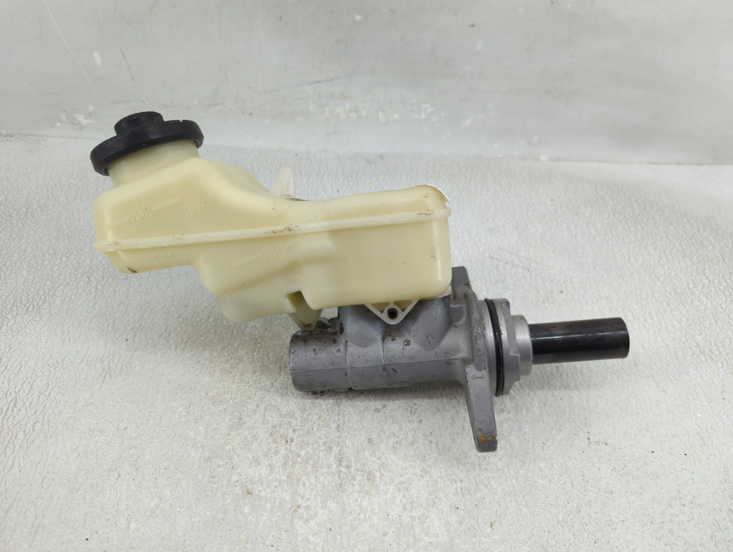 2014-2019 Toyota Corolla Brake Master Cylinder 1311300 - Oemusedautoparts1.com