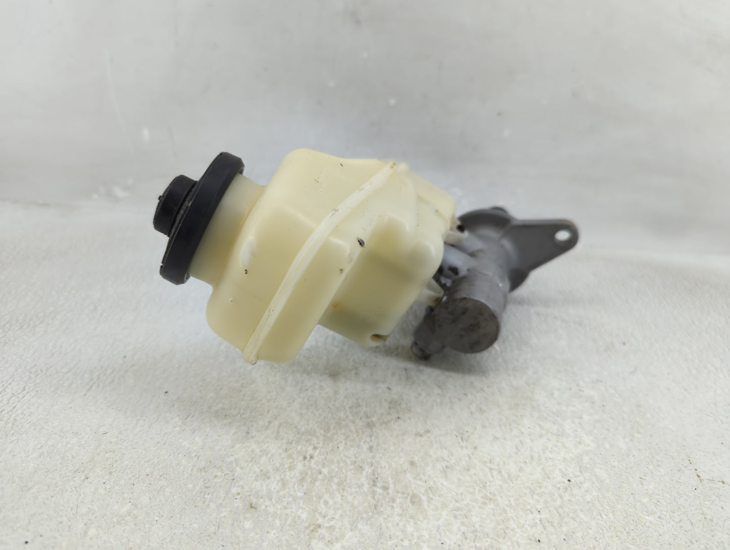 2014-2019 Toyota Corolla Brake Master Cylinder 1311300 - Oemusedautoparts1.com