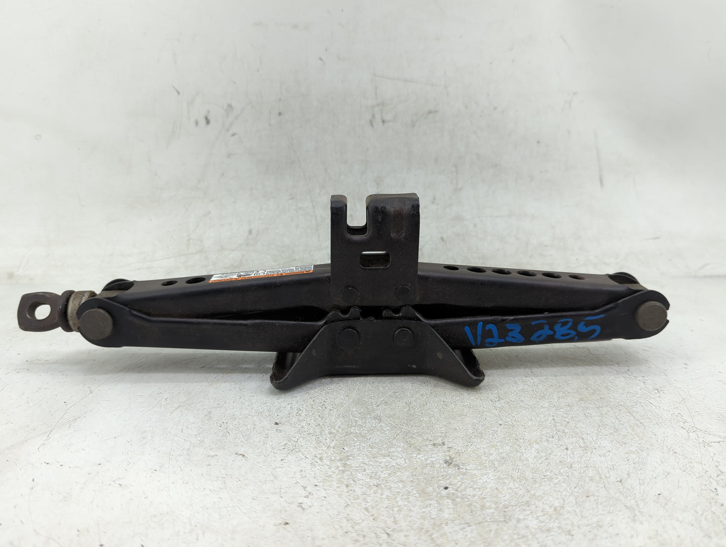 2015 Toyota Corolla Spare Scissor Car Jack 1409660 - Oemusedautoparts1.com