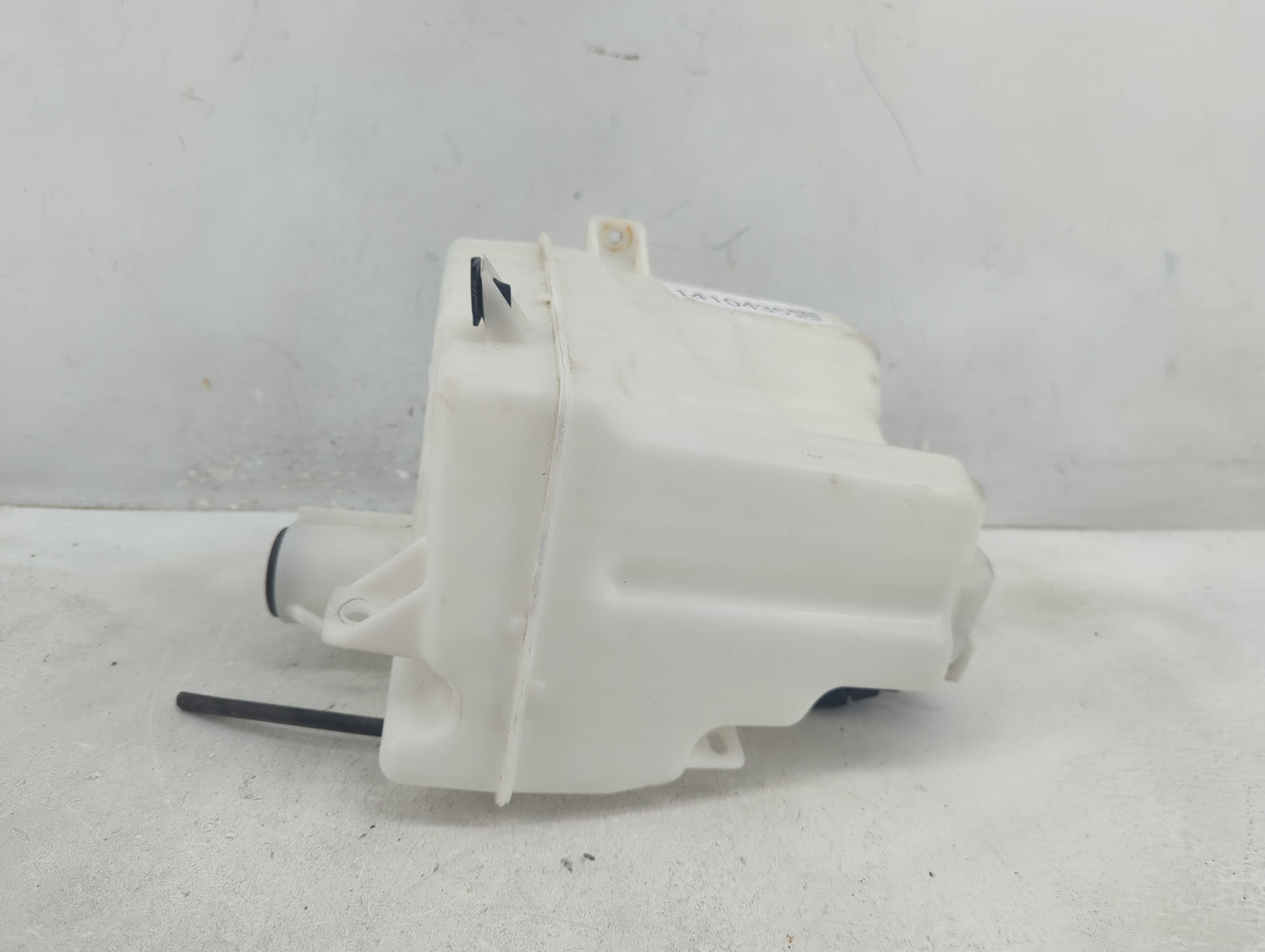 2014-2019 Toyota Corolla Windshield Washer Fluid Reservoir Bottle Oem - Oemusedautoparts1.com