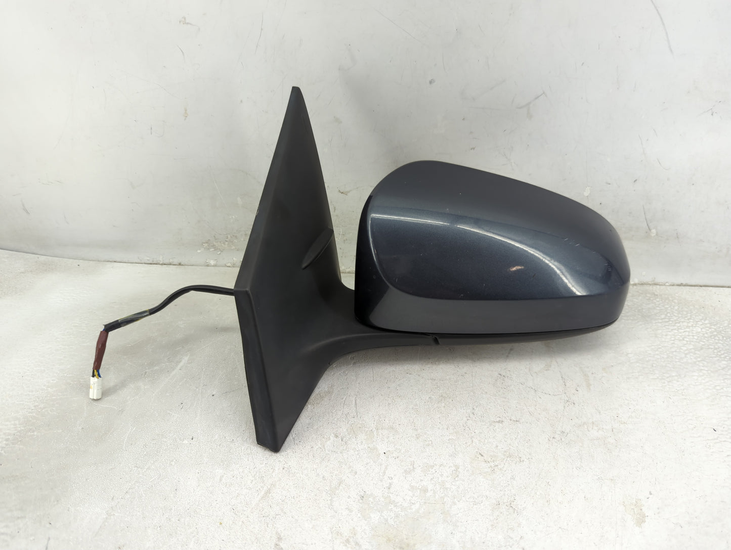 2014-2019 Toyota Corolla Driver Side View Mirror - Left Door Mirror OEM Used - Oemusedautoparts1.com