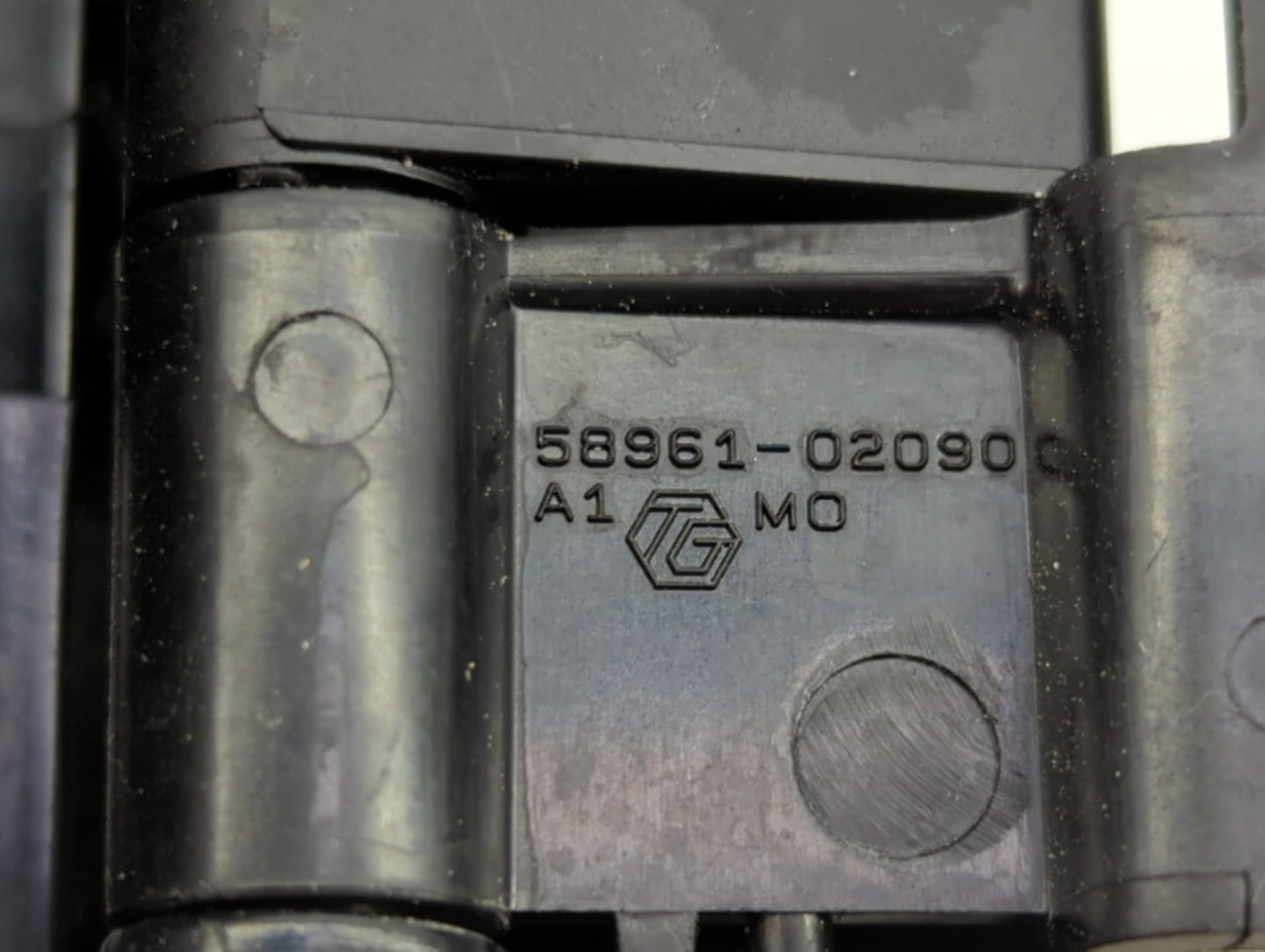 2015 Toyota Corolla Center Console Armrest Cover Lid P/N:58961-02090 Fits OEM Used Auto Parts - Oemusedautoparts1.com